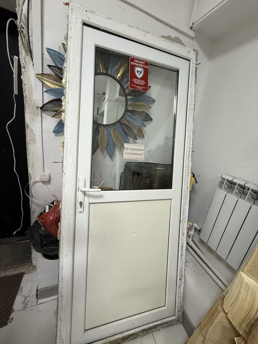 Продается пластиковая дверь