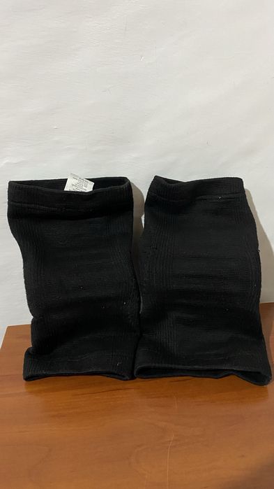 Asics наколенник