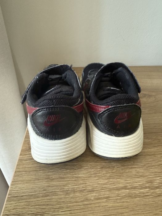 Нови и запазени маратонки Nike и боти Zara,размер 29.5, 28.5