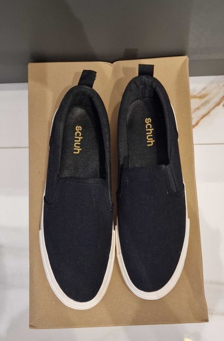 Дамски обувки, различни модели Vans MoMА/Slip on, Pull & Bear