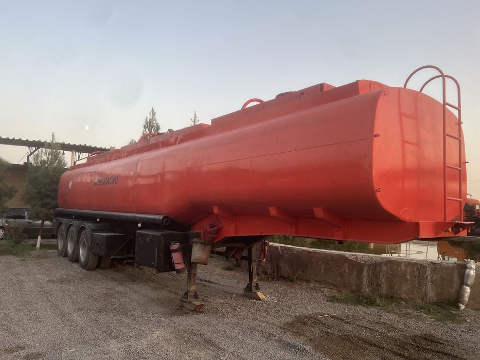 Бензовоз полуприцеп Цистерна