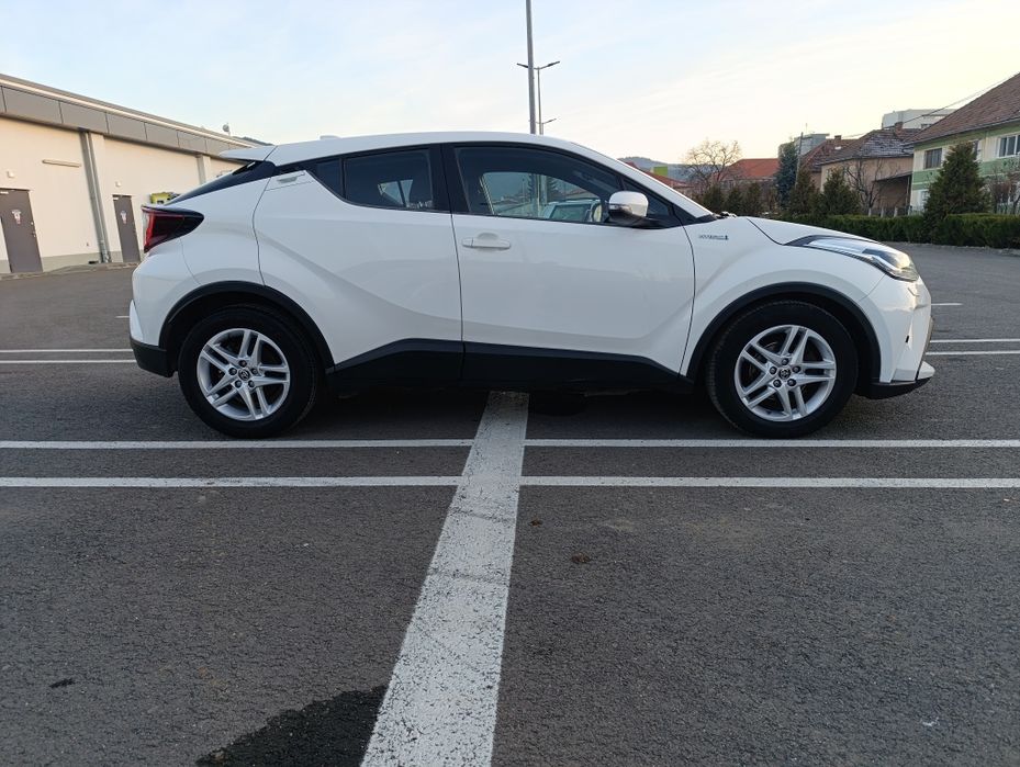 11322 +tva Toyota C-HR Hybrid 1.8 benzina din 2020 cu 290000 km 1