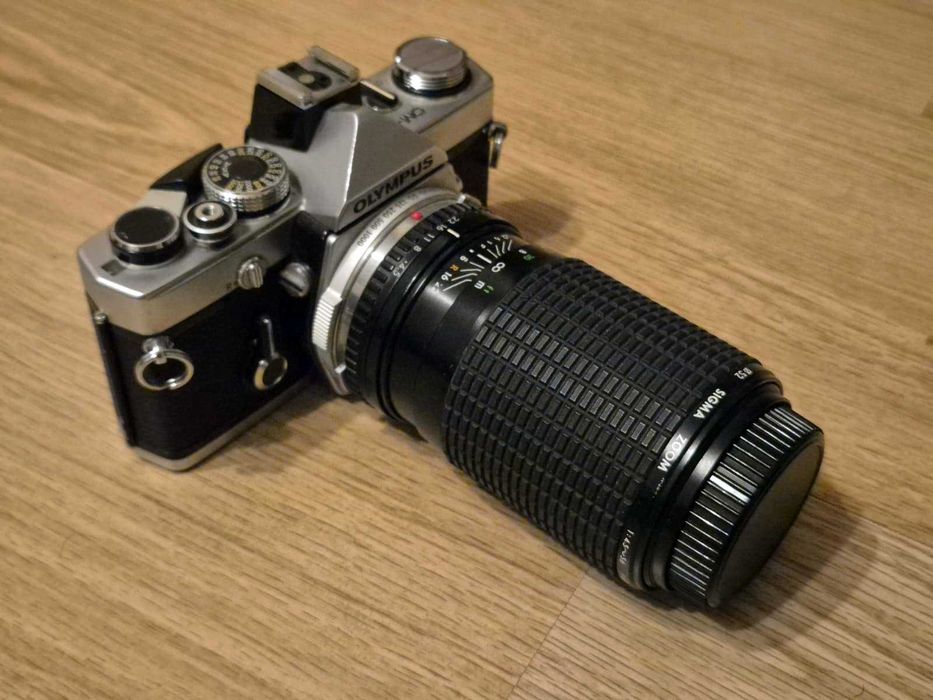 Camera foto Olympus OM-1 MD + obiectiv Sigma 80mm - colectie