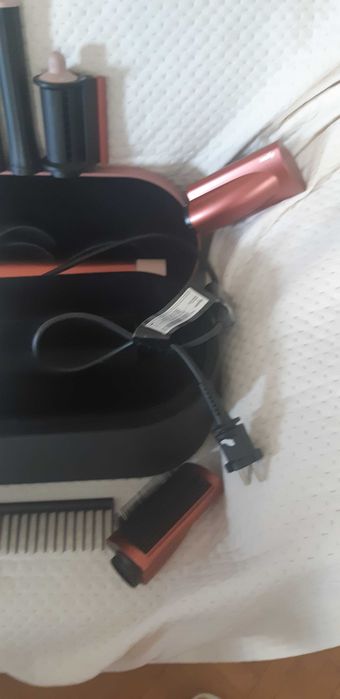 Dyson airwrap ondulator Long in garantie inregistrat pe My Dyson