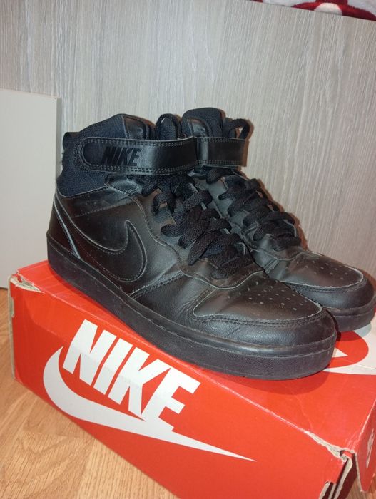Nike court borough mid full black