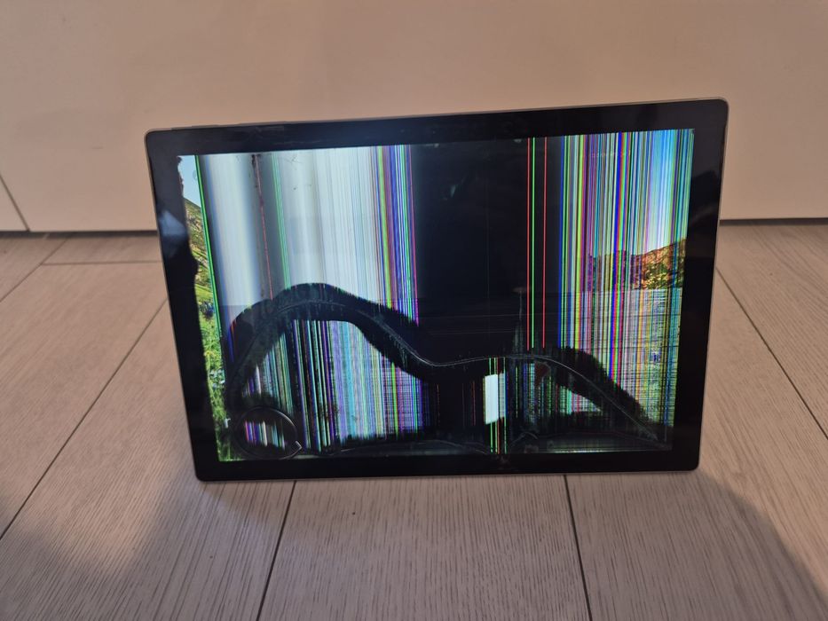 Microsoft Surface Pro model 1796 256GB capacitate display spart