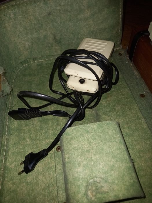 Продам швейную машину