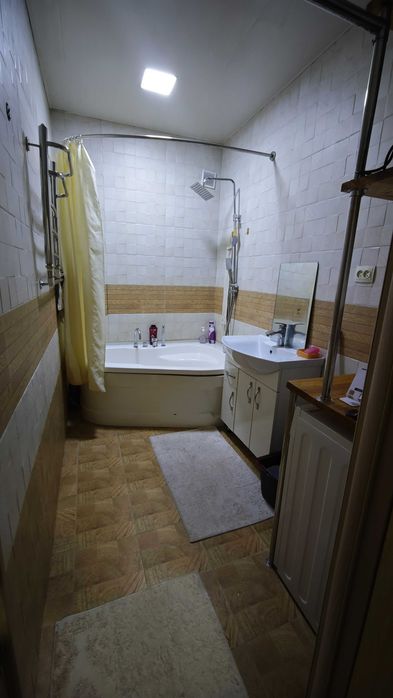 ПРОДАЮ 3/8/9 Метро Новза (Хамза)