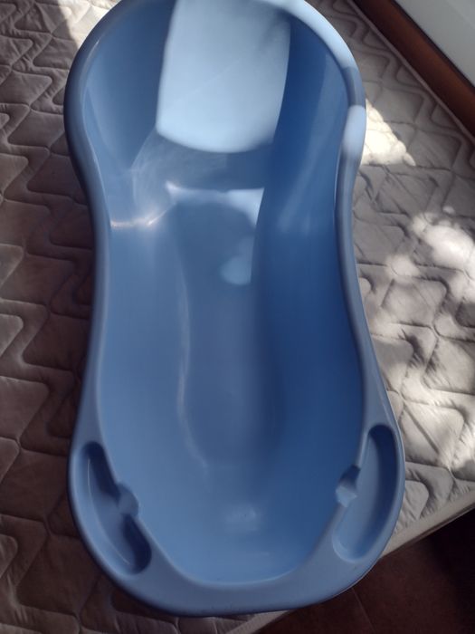 Поставка и корито за къпане на бебе