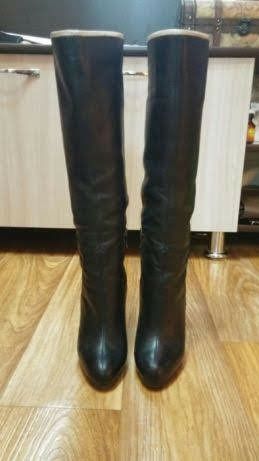 Продам натуральные кожанные сапоги