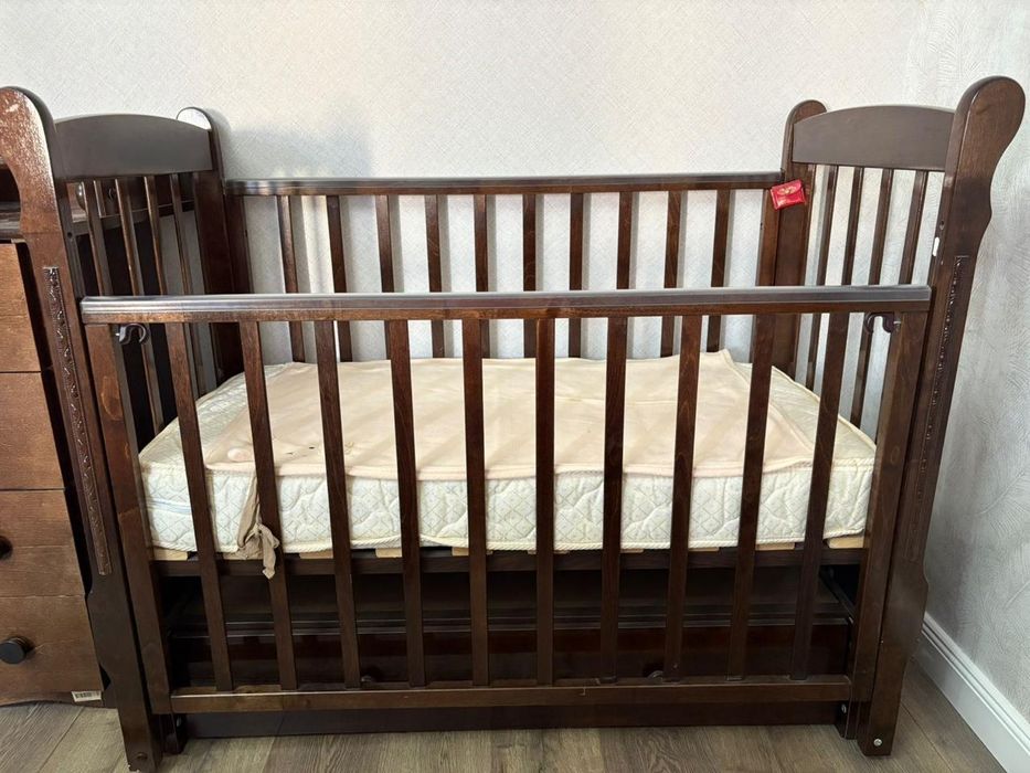 Продам комод и манеж