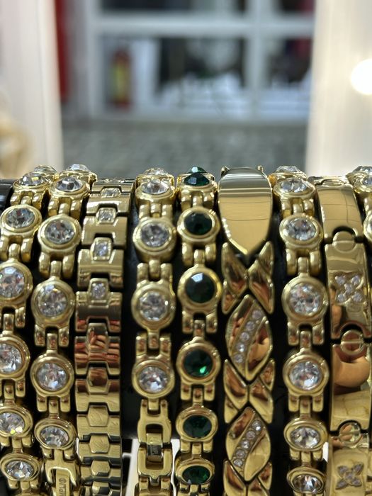 Браслеты от давлениғ титан нечернеют