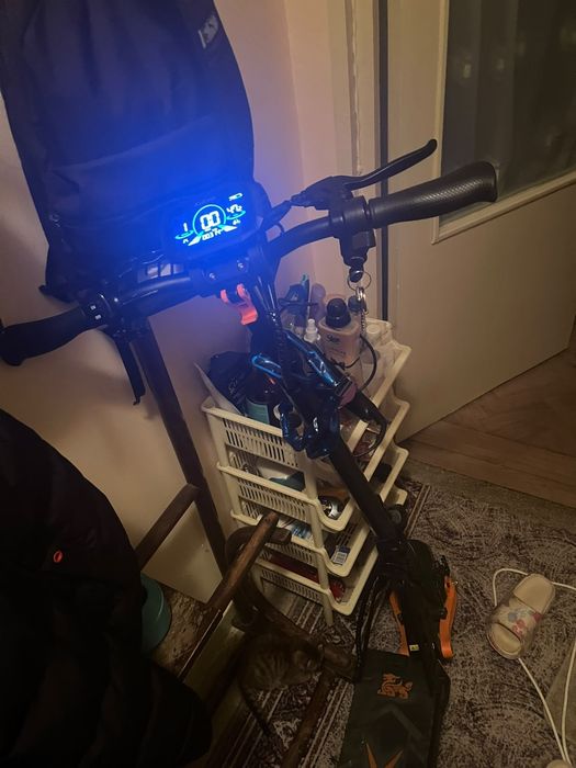 Vând trotinetă kukirin G2 pro
