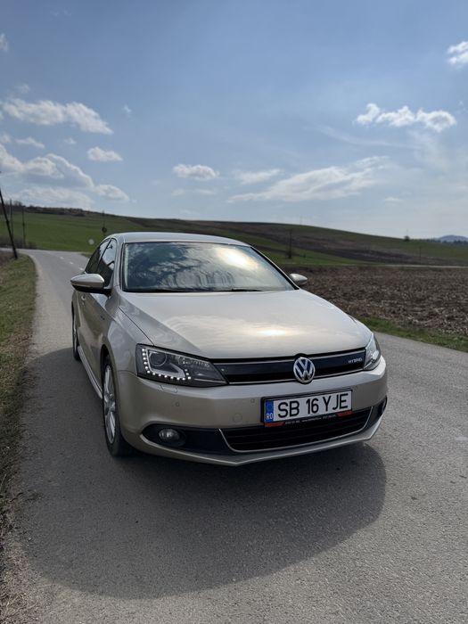 Volkswagen Jetta hybrid 1.4 tsi 177 de cai 2014