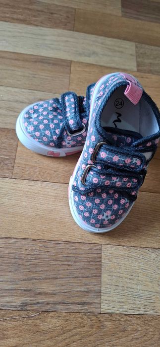 Детски обувки, сандали