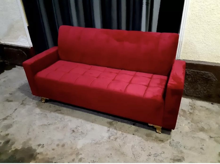 Mini divanlar sotiladi kafe va bar klub plastaysion