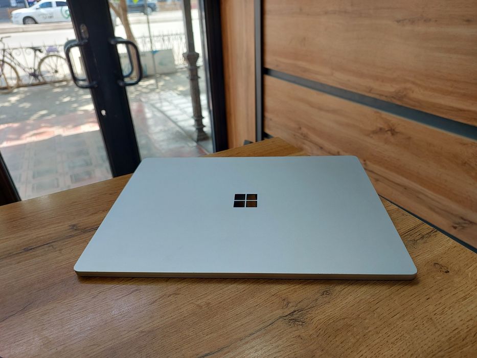 Microsoft surface 2k sensor ekranli