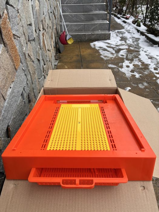 Пластмасово противоакарно дъно за 10 рамки