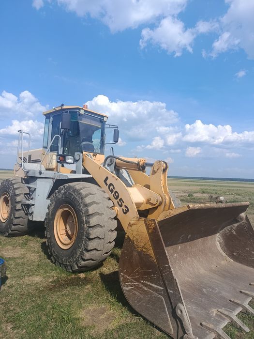 Погрузчик 3 кубовы