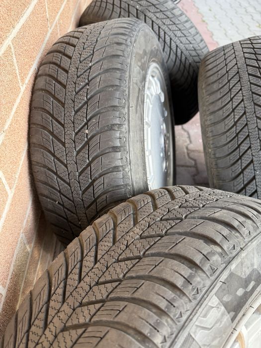 Jante Mercedes Gullideckel 205/60/15 anvelope All Season