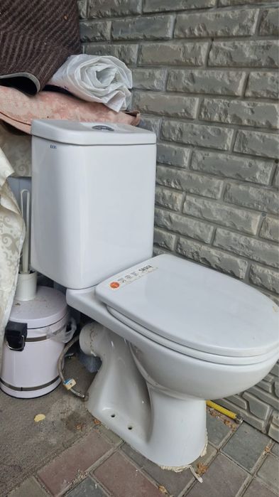 Продам унитаз бу в хорошем состоянии