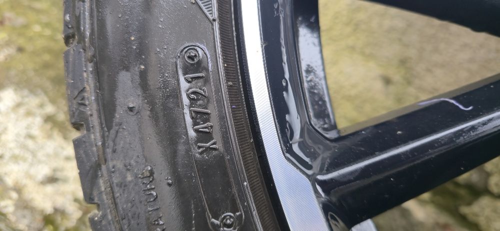 Roti vara Volvo originale 255 x 40 R21