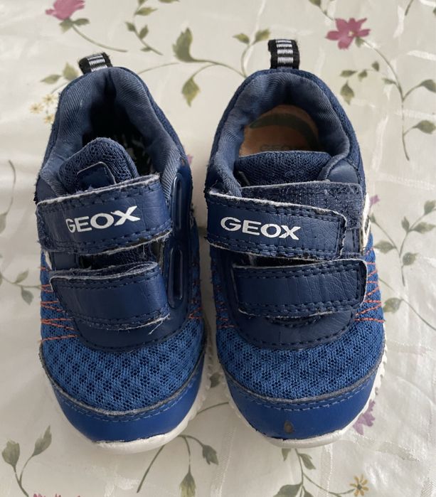 Кроссовки для маленьких