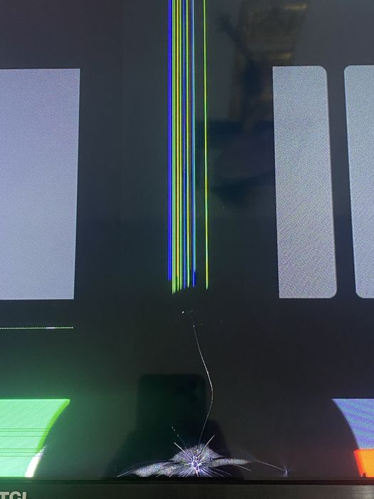 Телевизор Б/у, есть повреждение