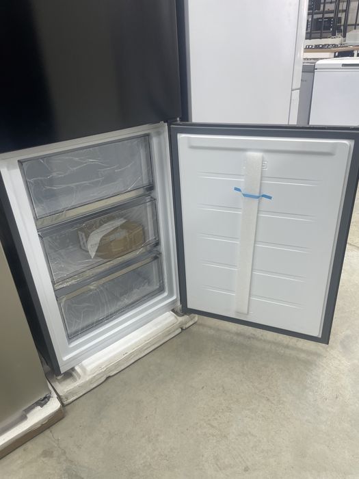 Продам Холодильник ALMAGREEN 387DK