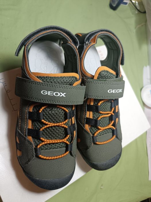 Продам сандали  geox цвет хакки