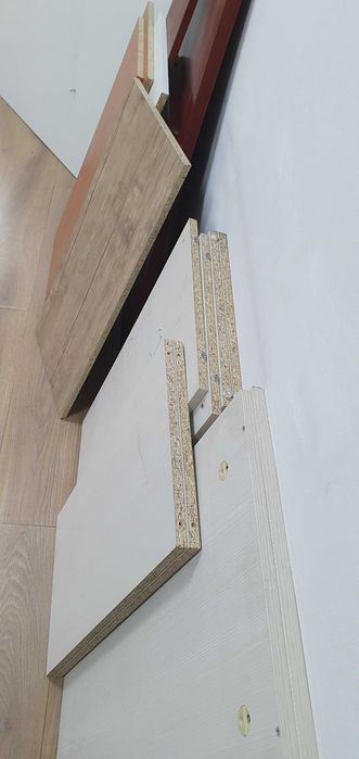 Продам стол и доски дсп 2000тг