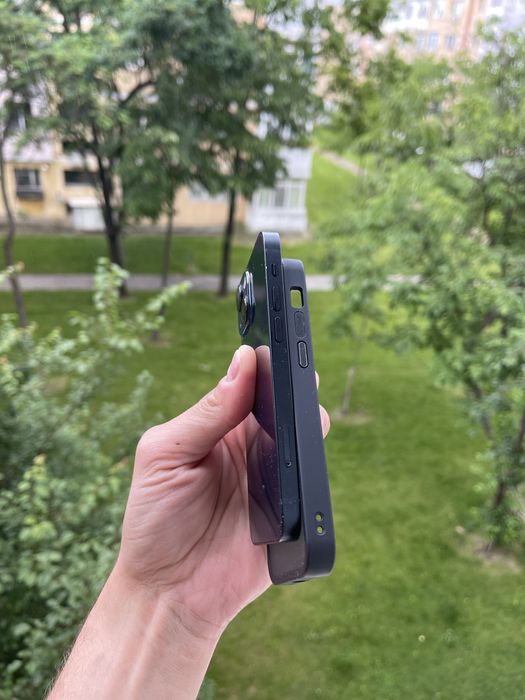 • Iphone  13 Mini • black •