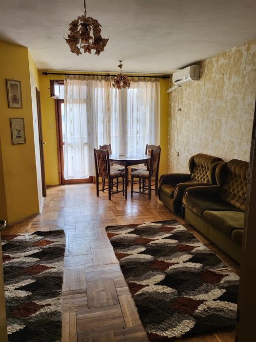 Двустаен, под наем, Център