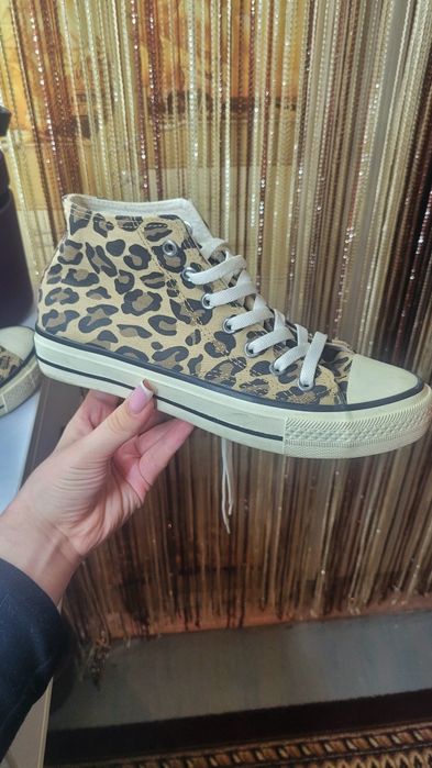 Конверсы с леопардовым принтом