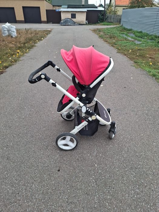 Продаю детскую коляску б/у