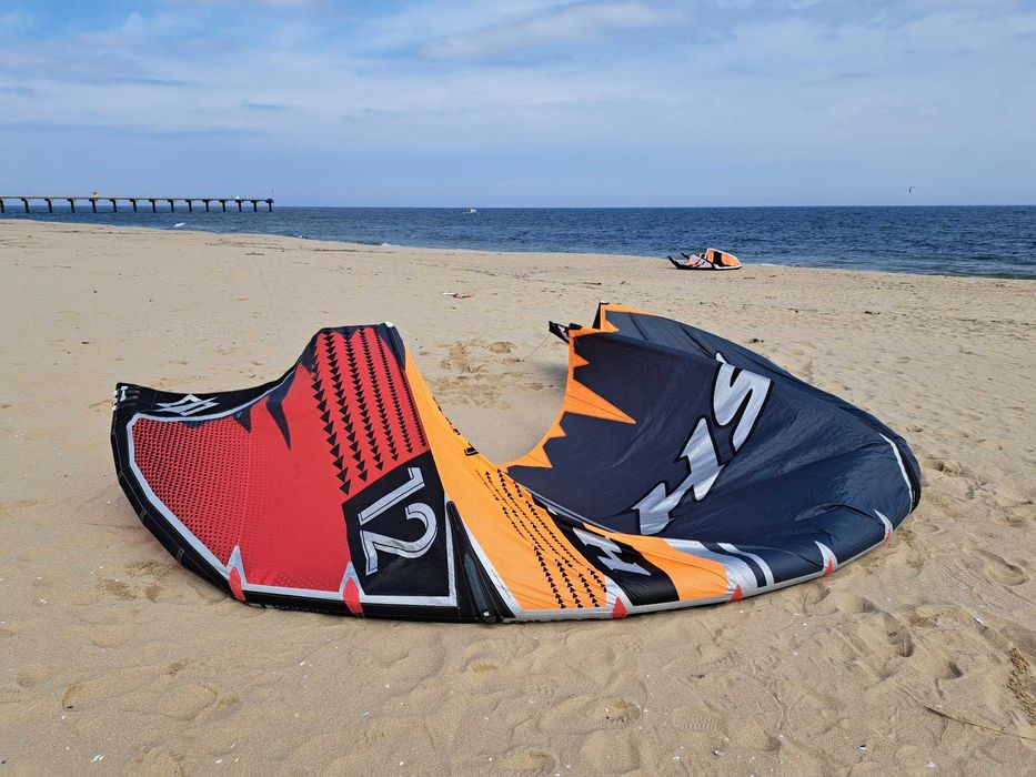 Кайт "Naish Pivot"