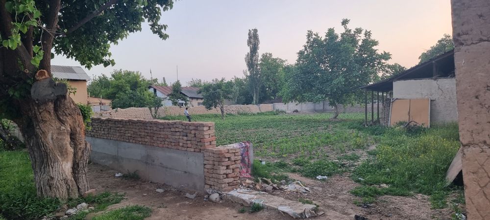 Ховли ер сотилади