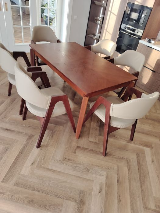 Стулья 6 штук по 25000