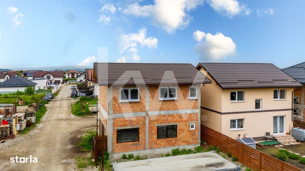 Casa singur in curte, la rosu, Izvor, Comision 0%