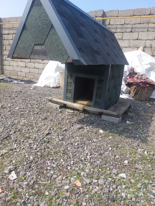 Продам собачью будку. Цена 35000