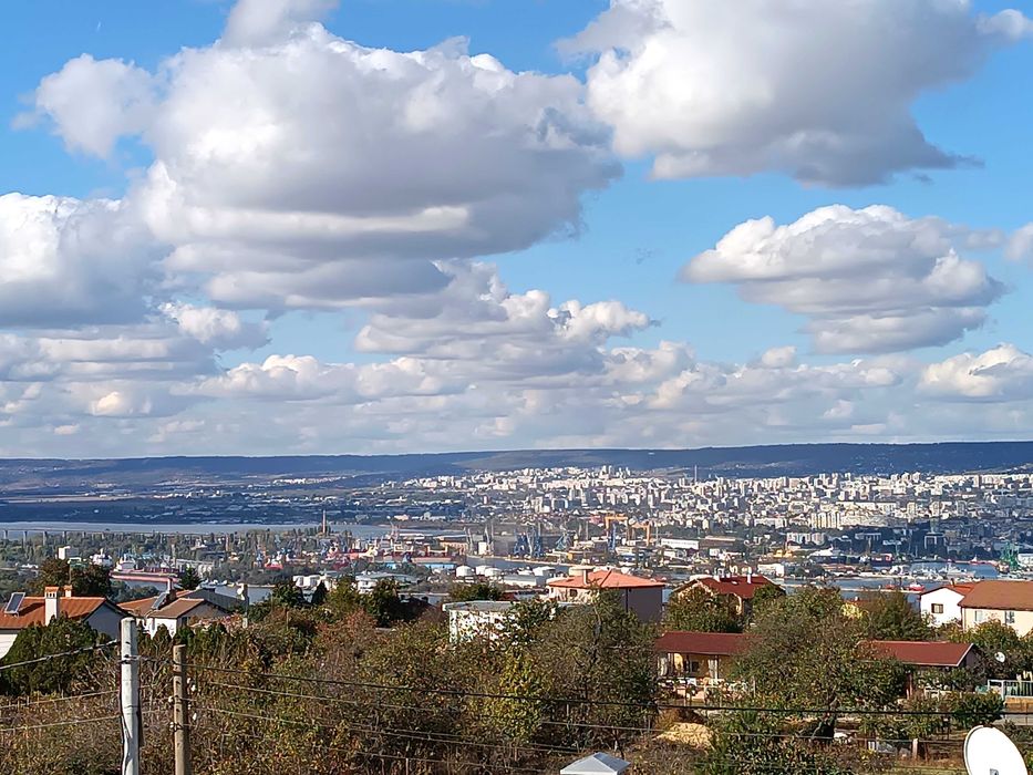 Дава се под наем Къща в Варна, Център - 330 кв.м за 1500 € - Снимка #1