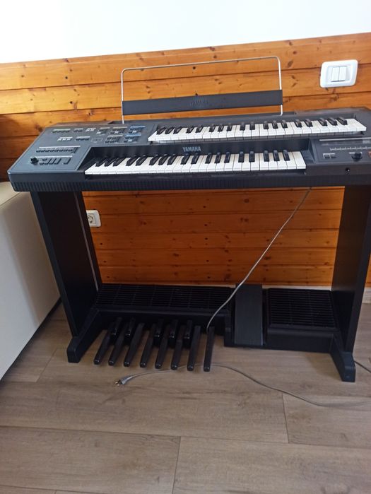 Vând Orga Yamaha