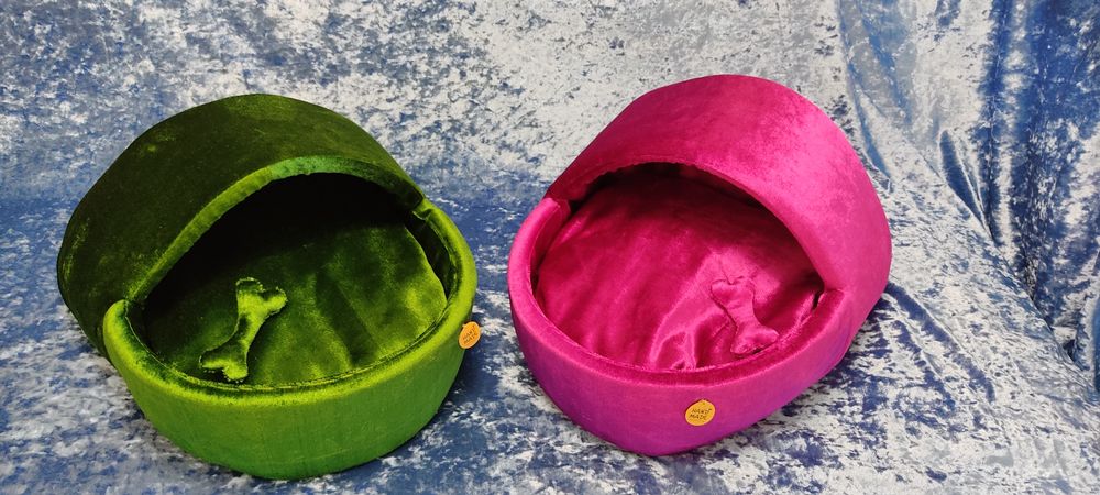 Продам лежанки, домики.