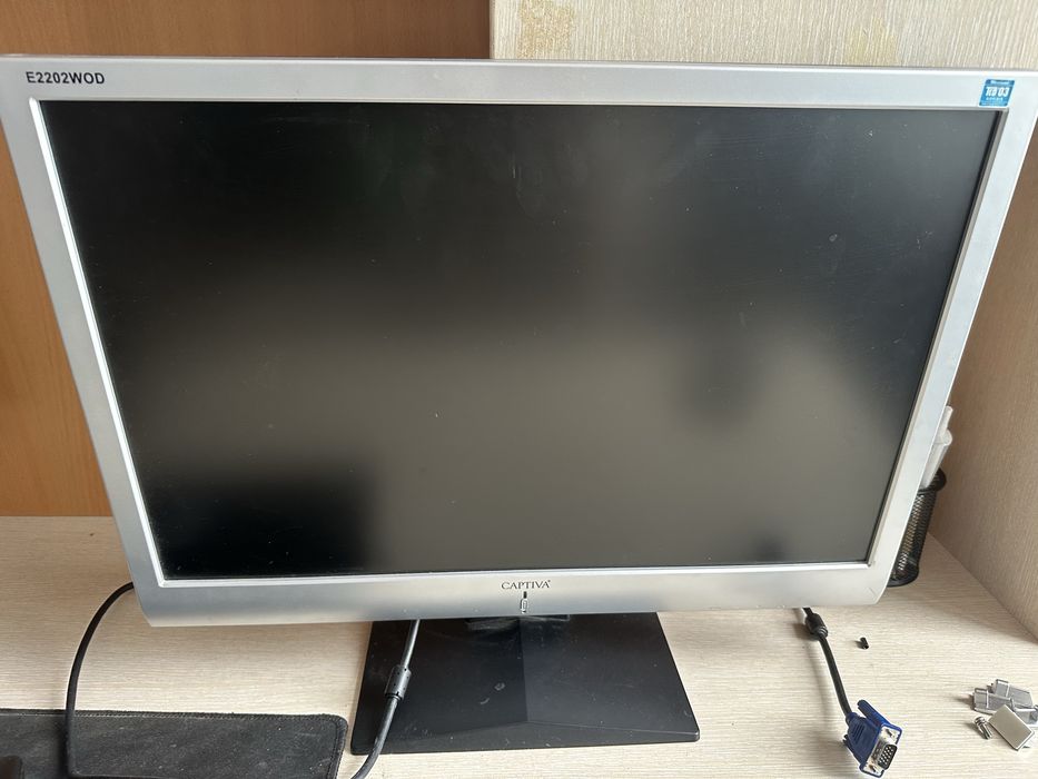 Монитори с кабели