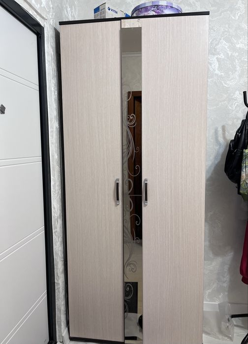 Продам шкаф для прихожей
