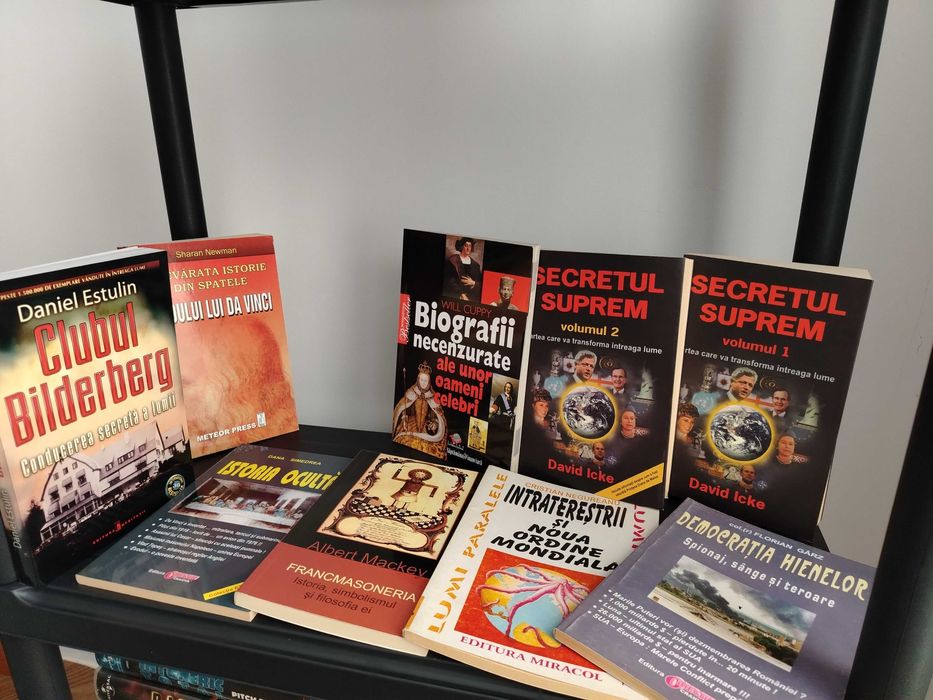 Democrația hienelor-Spioni, sânge și teroare Florian Garz