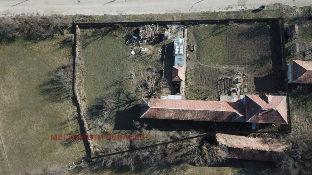 Продава се Къща в с. Агатово, Област Габрово - 200 кв.м за 75 €/кв.м - Снимка #2