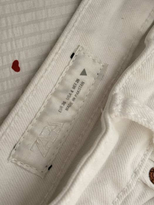 Джинсы белые Zara