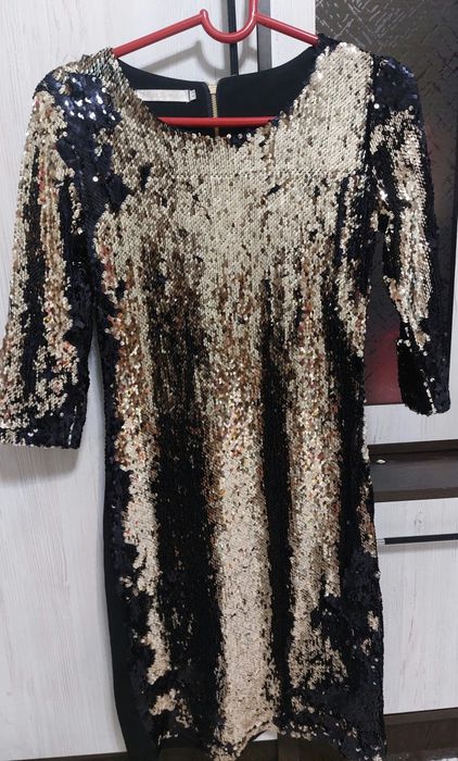 Жаңа  көйлек  сатылады