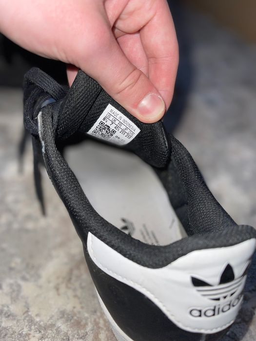 Adidasi superstar noi
